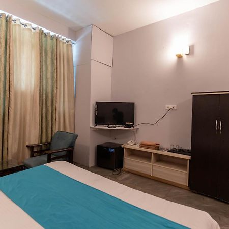 Shivjot Hotel Kharar Екстериор снимка