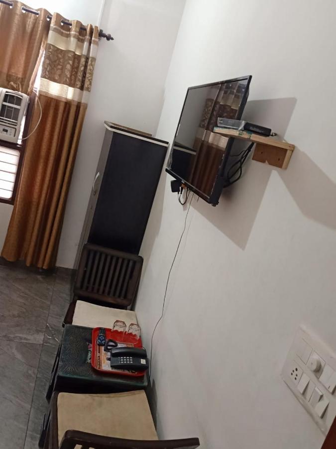 Shivjot Hotel Kharar Екстериор снимка