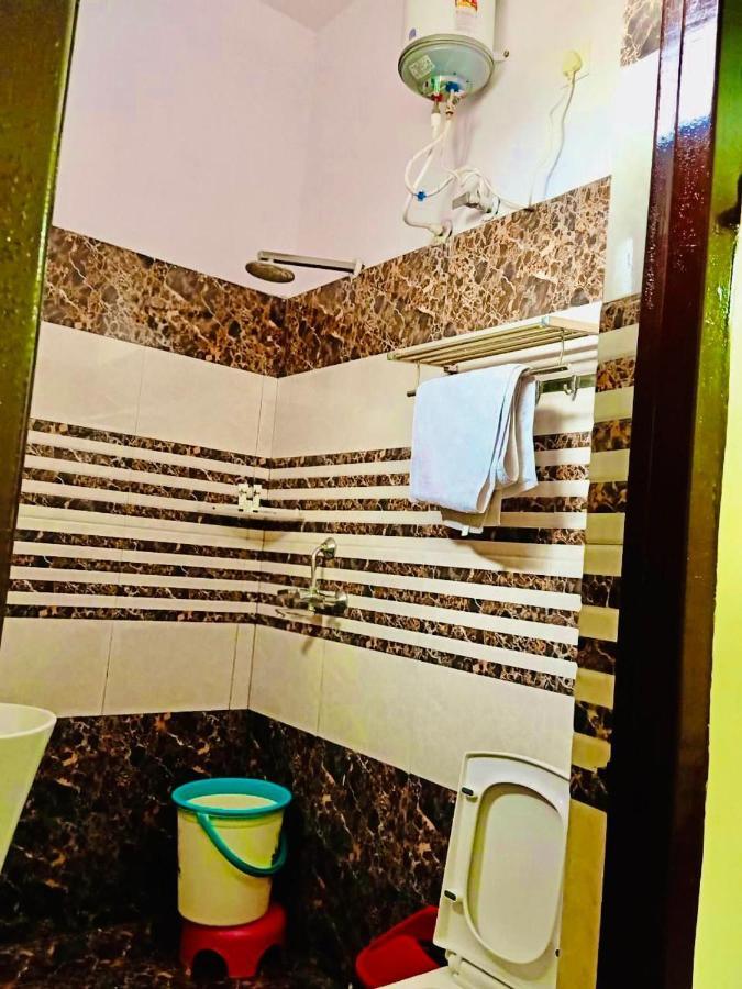Shivjot Hotel Kharar Екстериор снимка