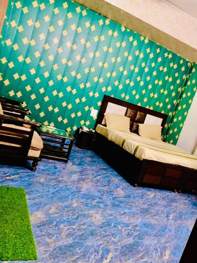 Shivjot Hotel Kharar Екстериор снимка