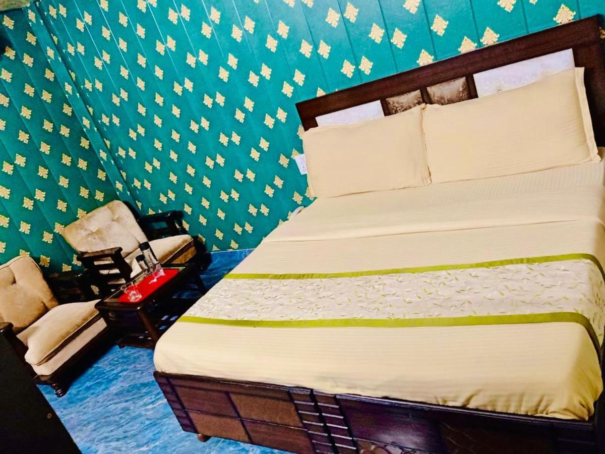 Shivjot Hotel Kharar Екстериор снимка