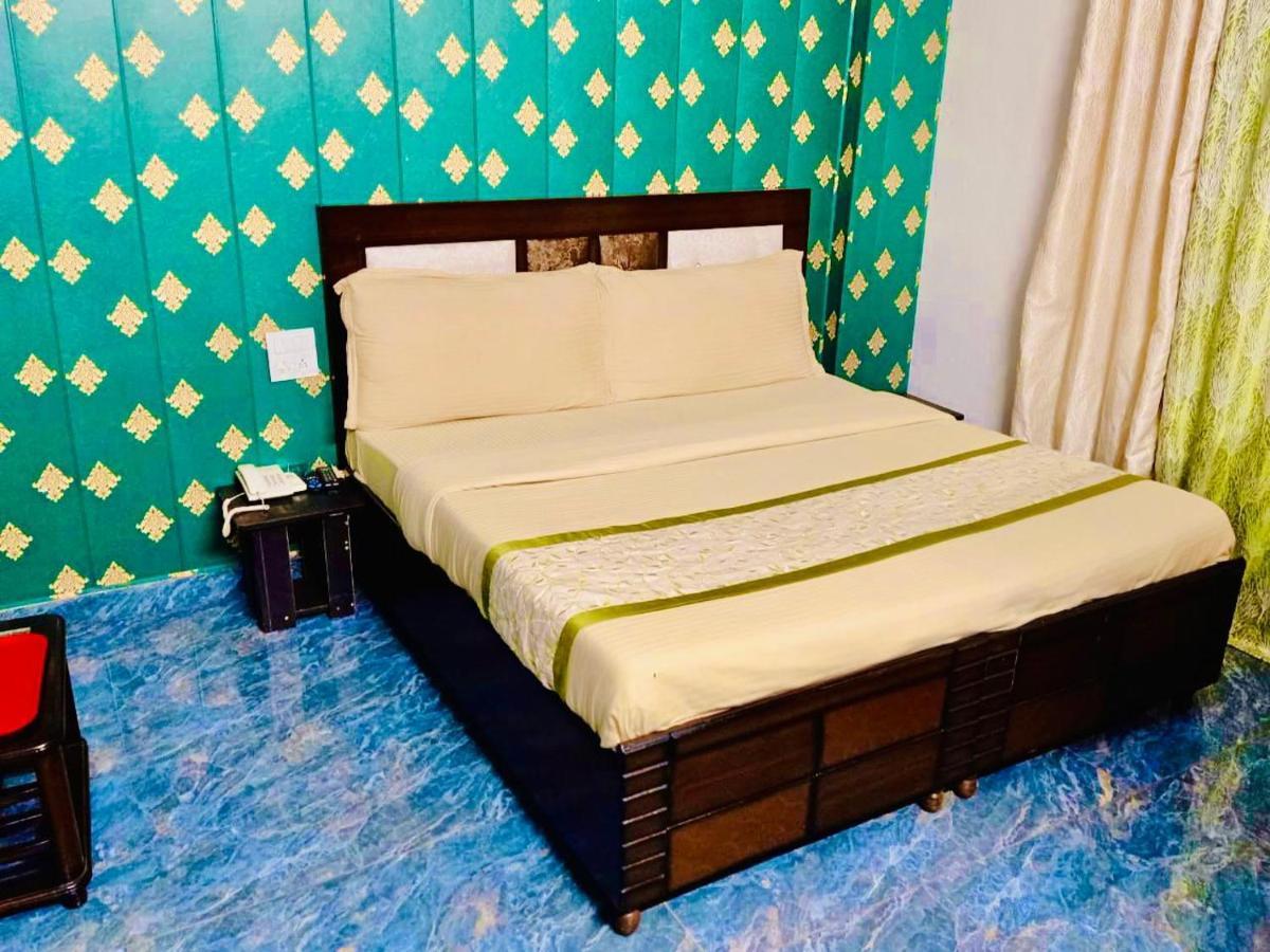 Shivjot Hotel Kharar Екстериор снимка
