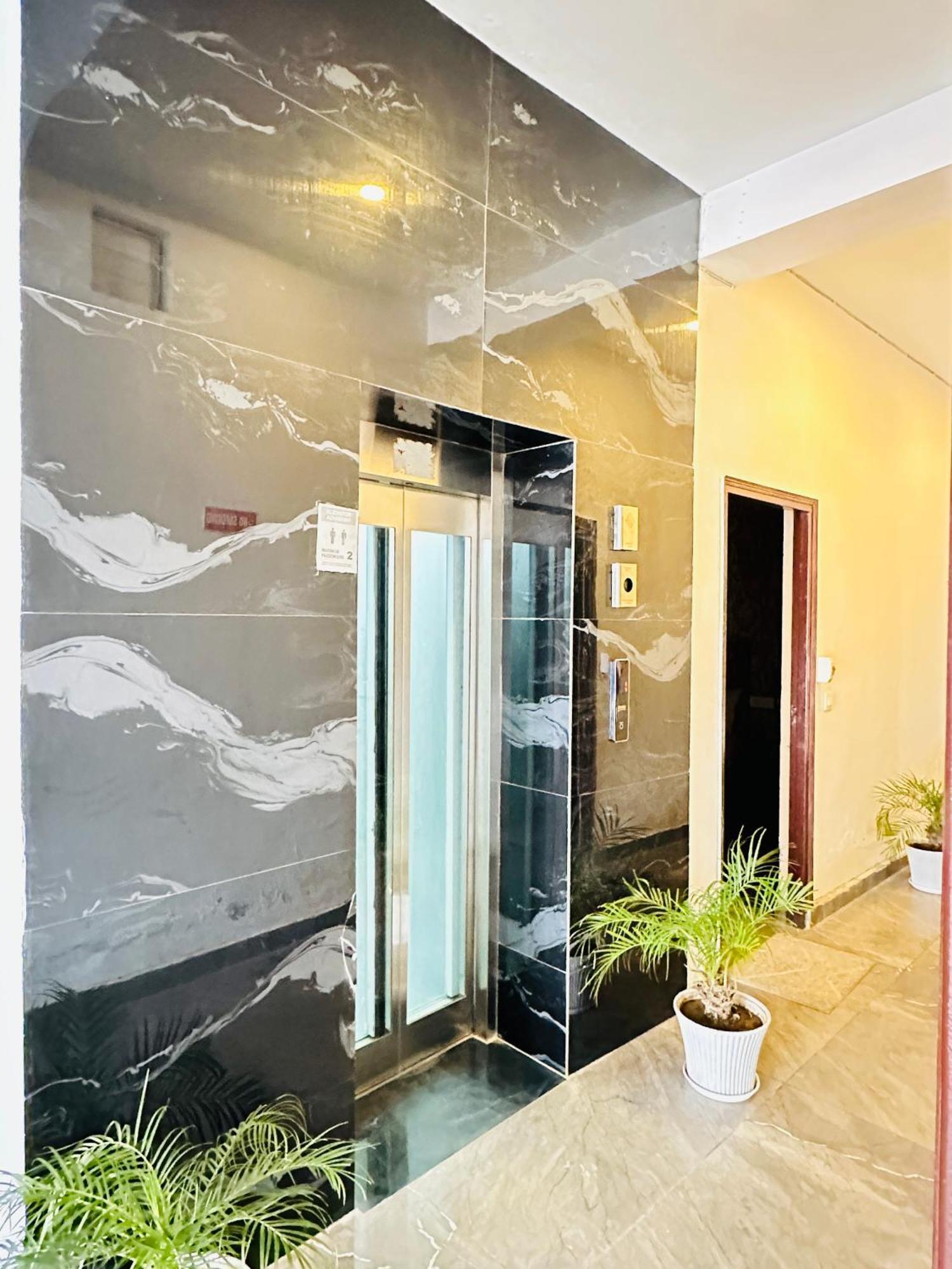 Shivjot Hotel Kharar Екстериор снимка
