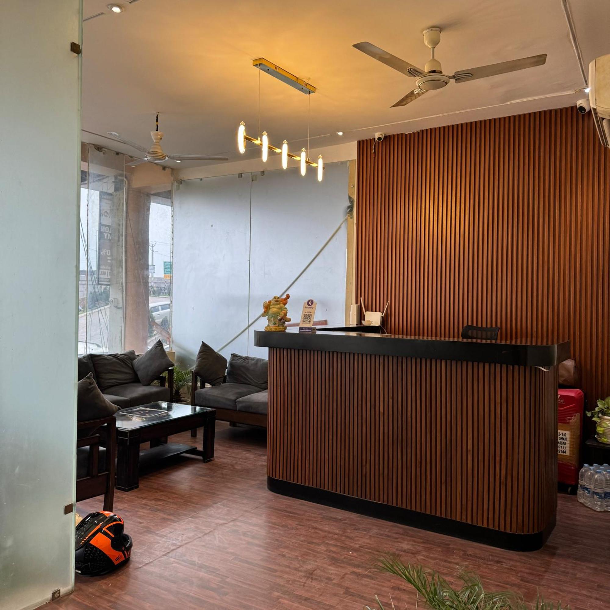 Shivjot Hotel Kharar Екстериор снимка