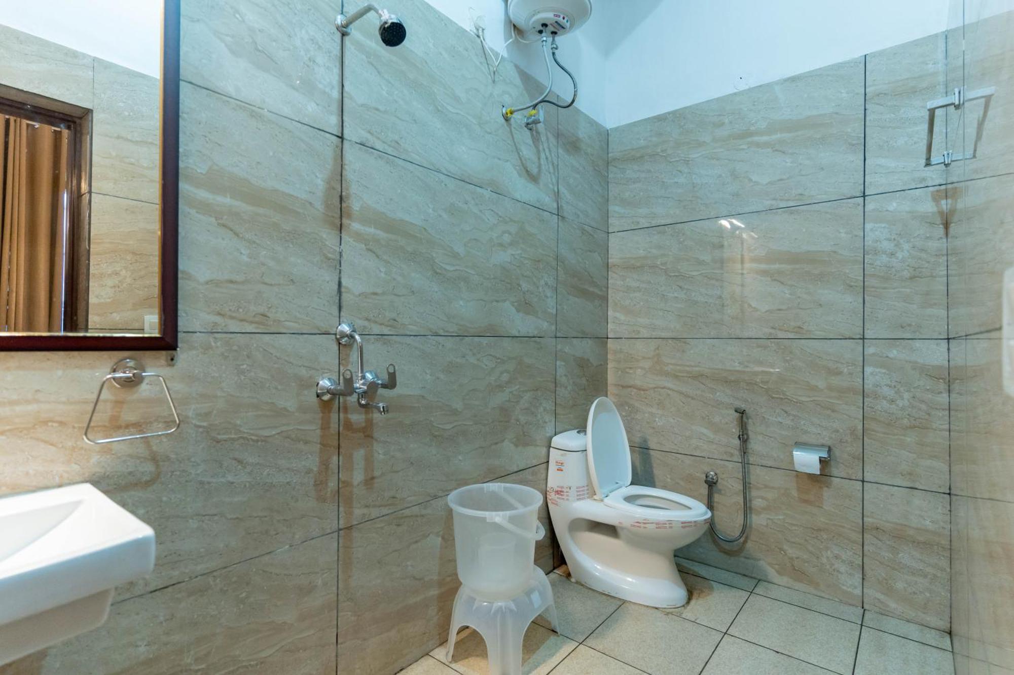 Shivjot Hotel Kharar Екстериор снимка
