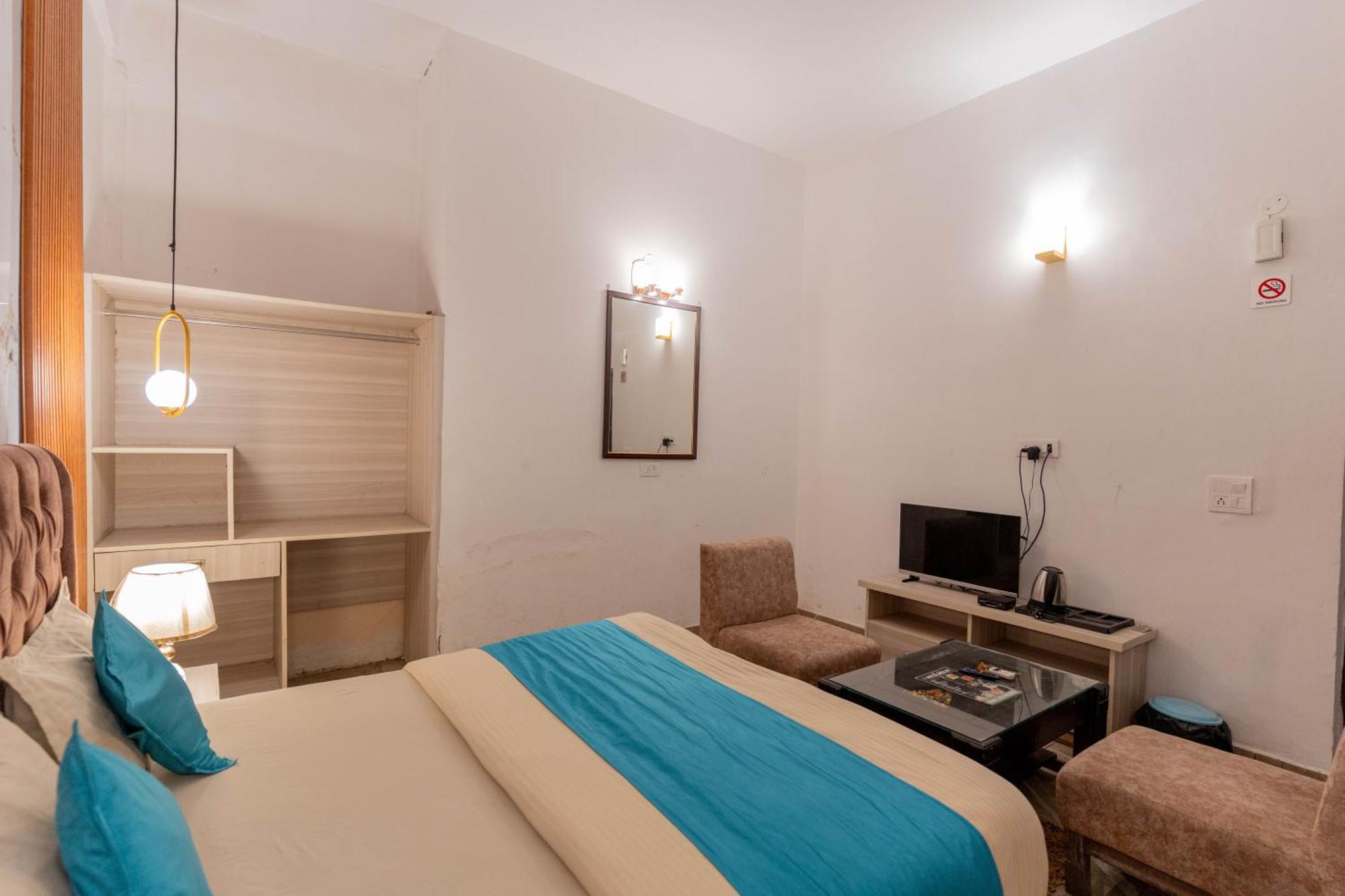 Shivjot Hotel Kharar Екстериор снимка